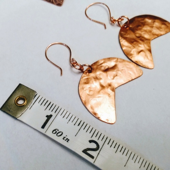 SOLD🎉HP🎉🌿 Hammered Copper Earrings - Picture 6 of 7